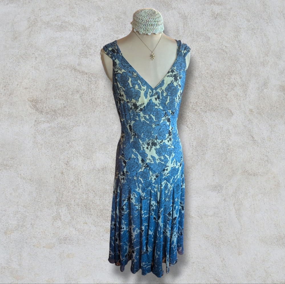 Vintage Jones New York Size 8 100% Silk Blue Floral Maxi Dress